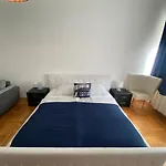Promenade Guesthouse Near The Danube